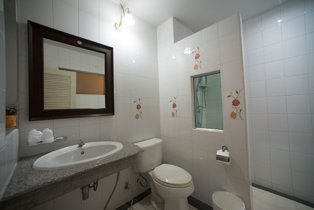 Srichada Hotel Khaolak 68/73