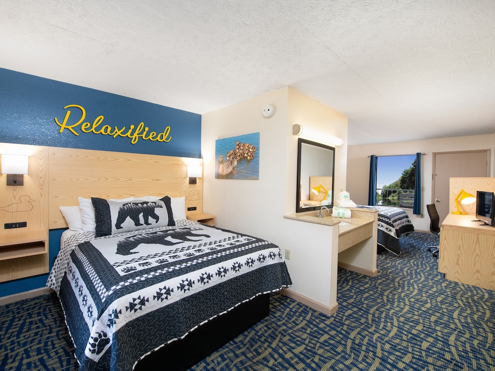 Creekstone Inn 12/36
