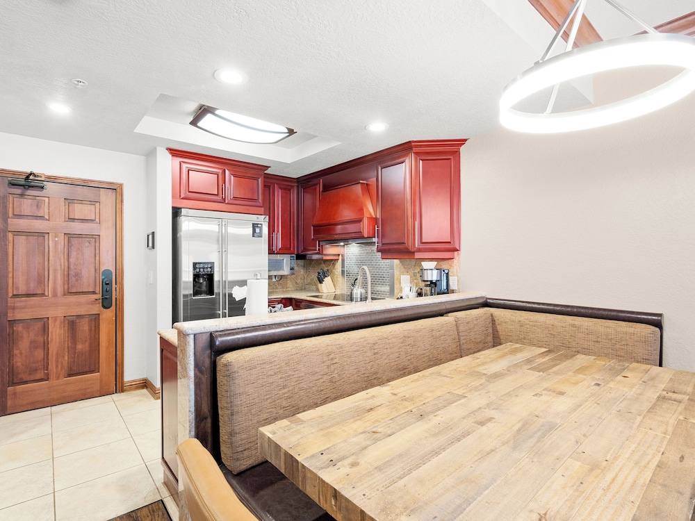 Canyons Village Condos By All Seasons Resort Lodging 13/66