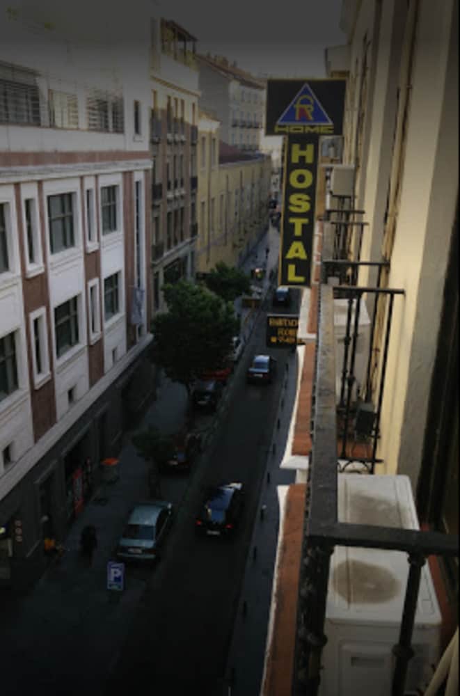 Hostal Far Home Plaza Mayor 1/25