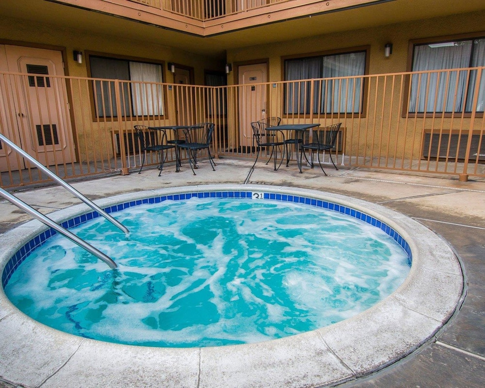 Palm Inn Riverside 17/29