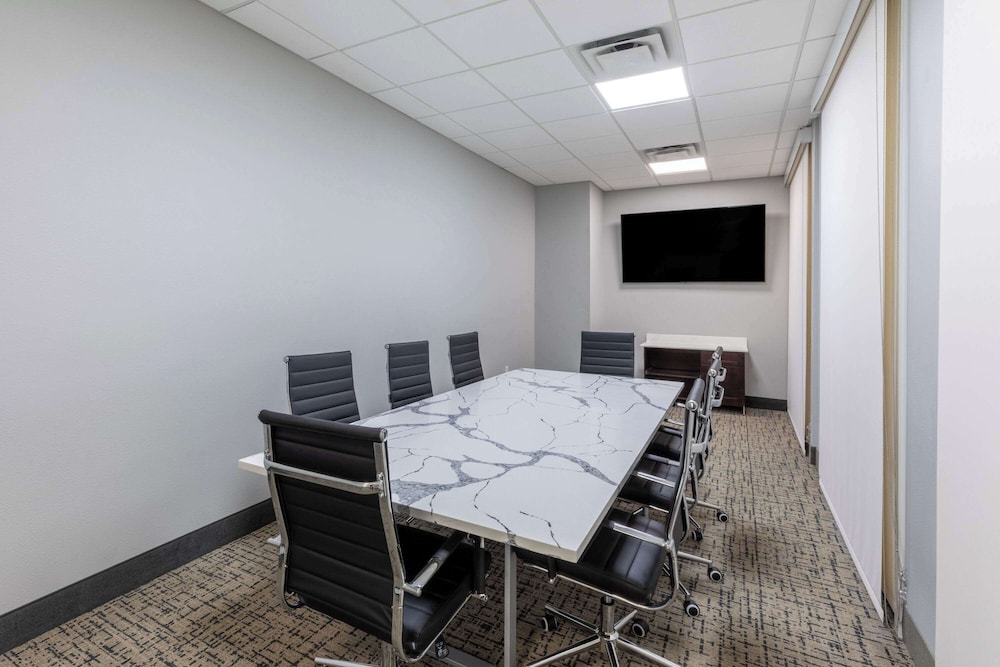La Quinta Inn & Suites by Wyndham Frisco 31/39