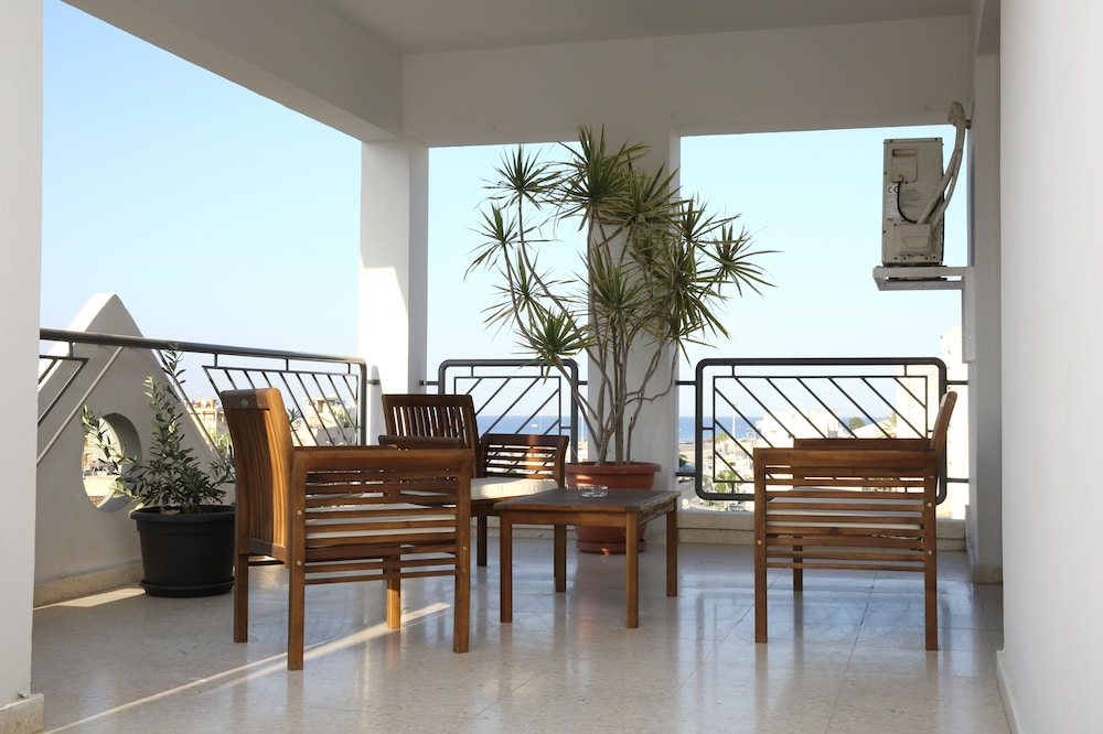 Alora Apartments 25/50
