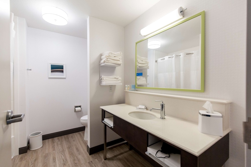 Hampton Inn Bismarck 37/78