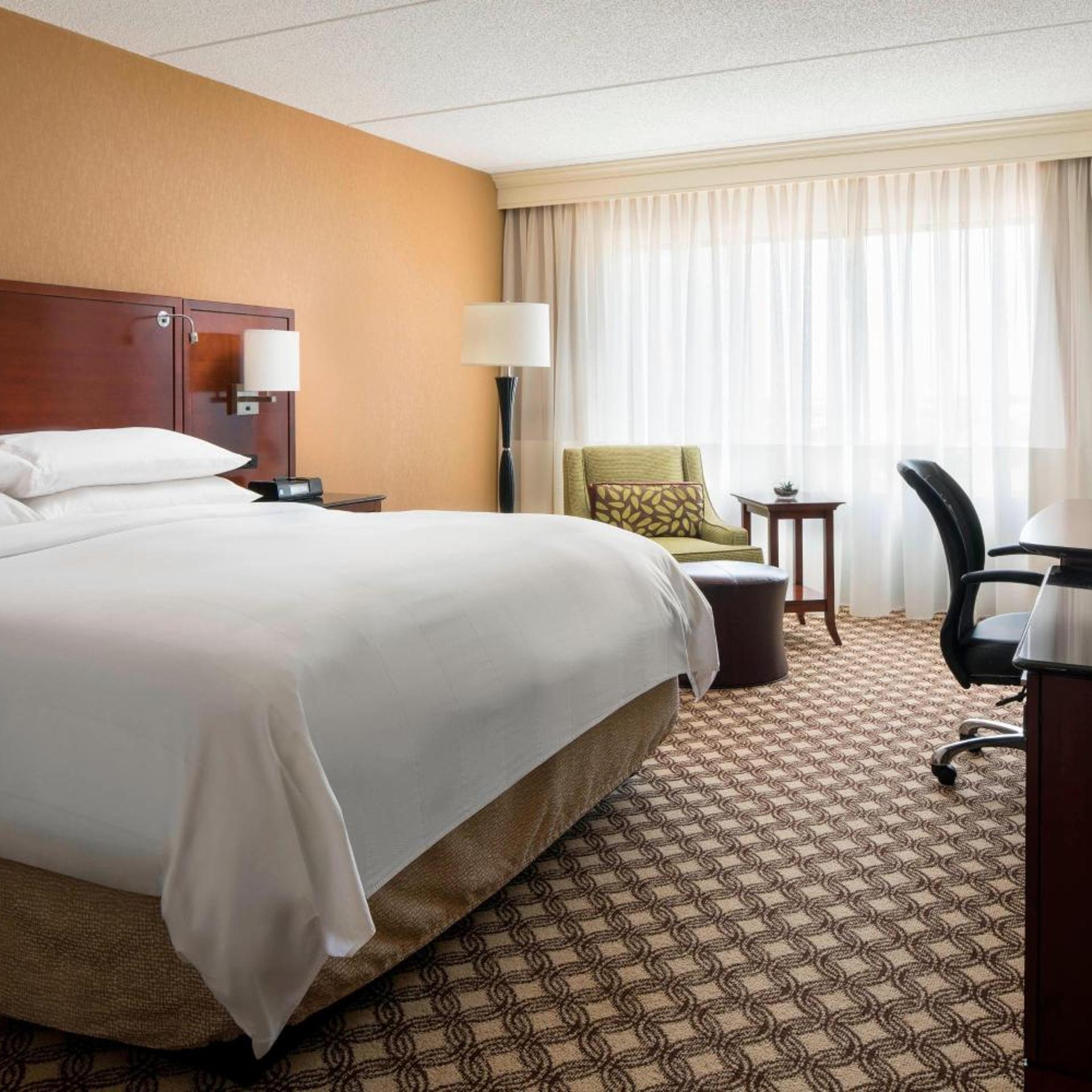 Room, King Bed, Concierge Level, Accessible