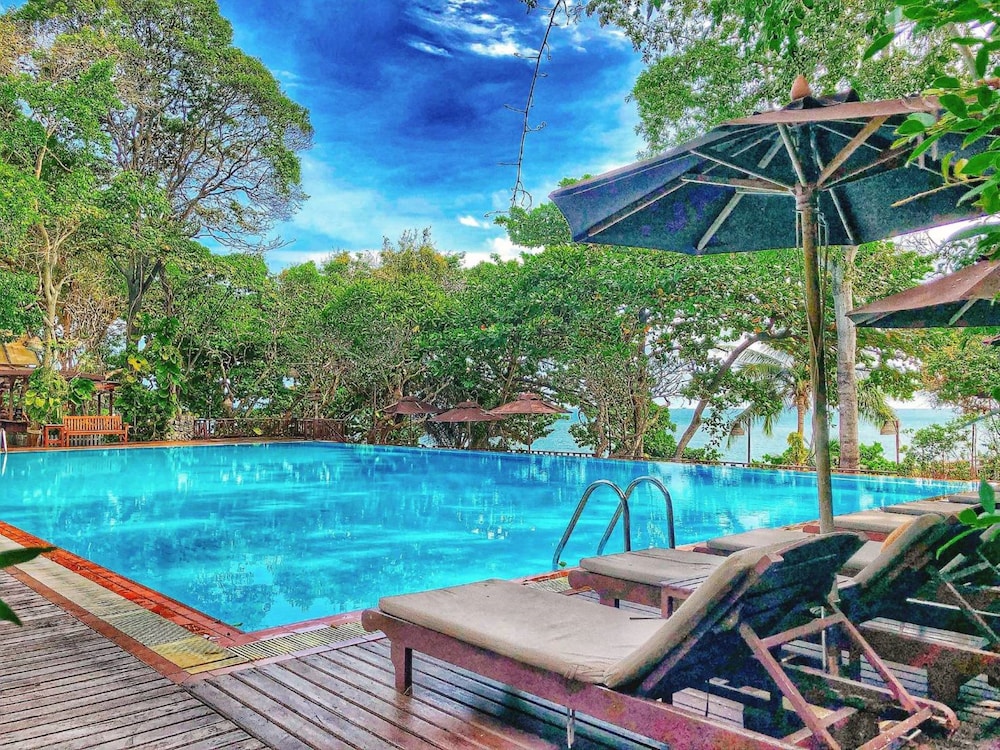 Birds & Bees Resort 40/68
