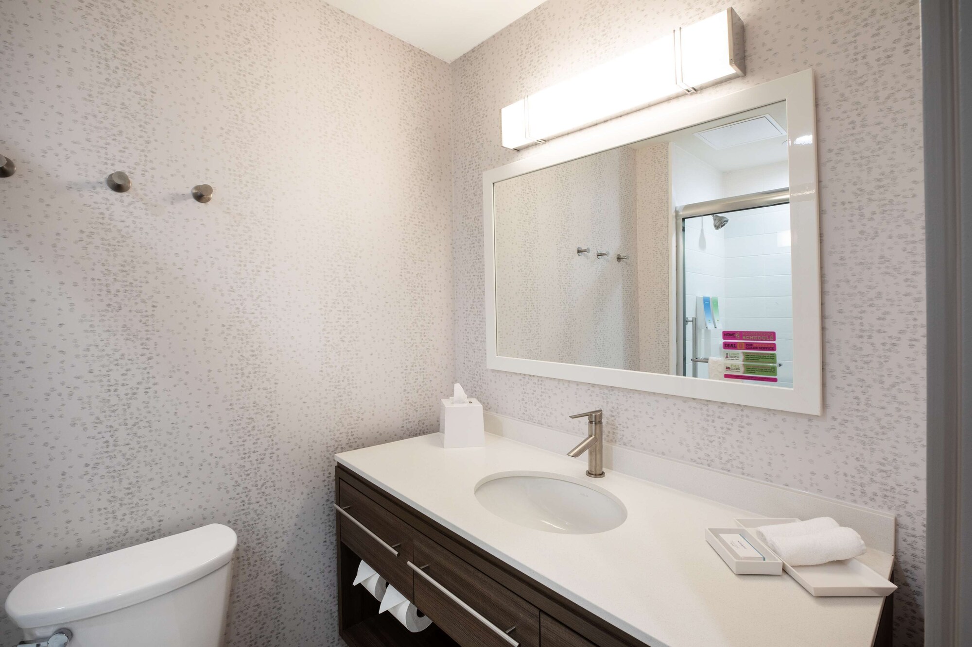 استوديو بسريرين كوين بحوض استحمام، Home2 Suites by Hilton Houston IAH Airport Beltway 8 4/4