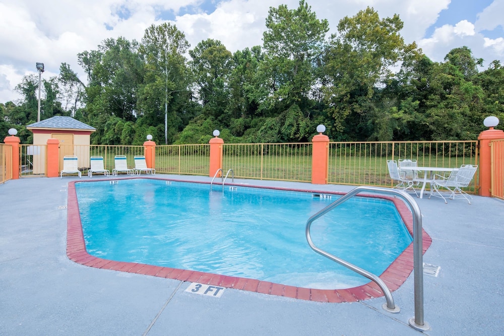 Howard Johnson By Wyndham Vicksburg 5/30