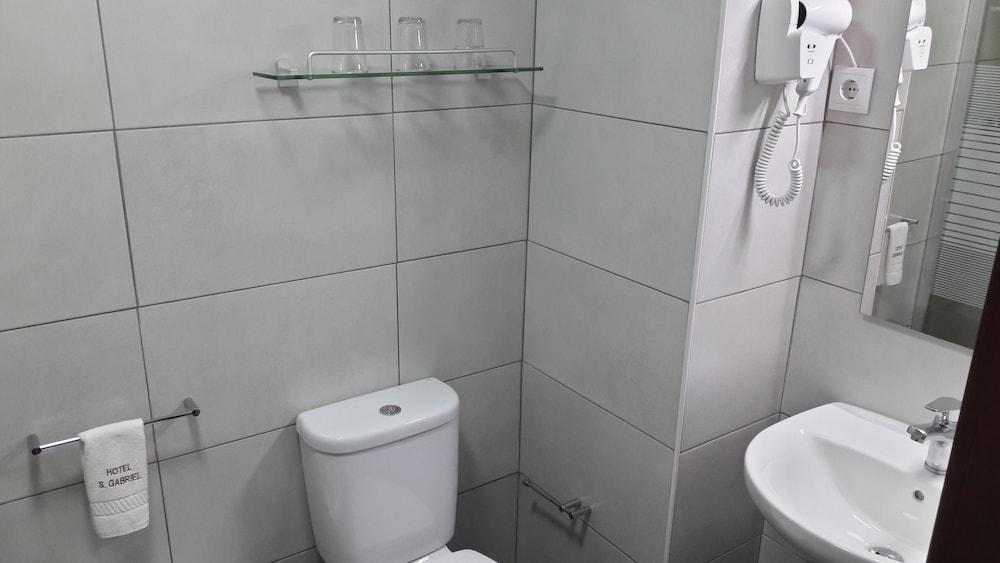 HOTEL SAO GABRIEL(FORMERLY Solar Residencial S. Gabriel) 44/45