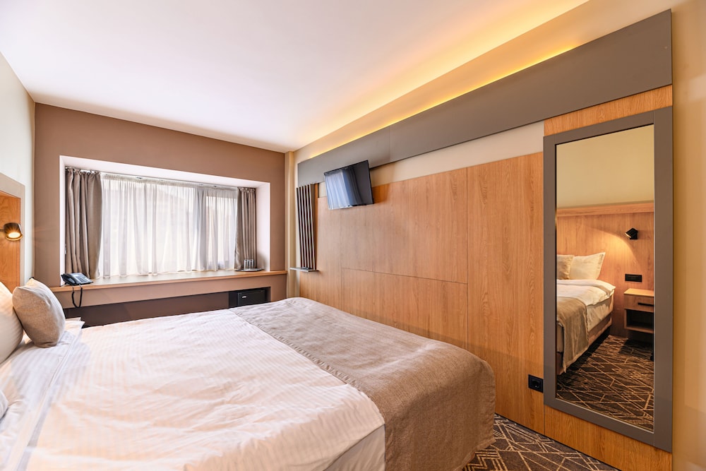 Hotel Central Pascani 18/60