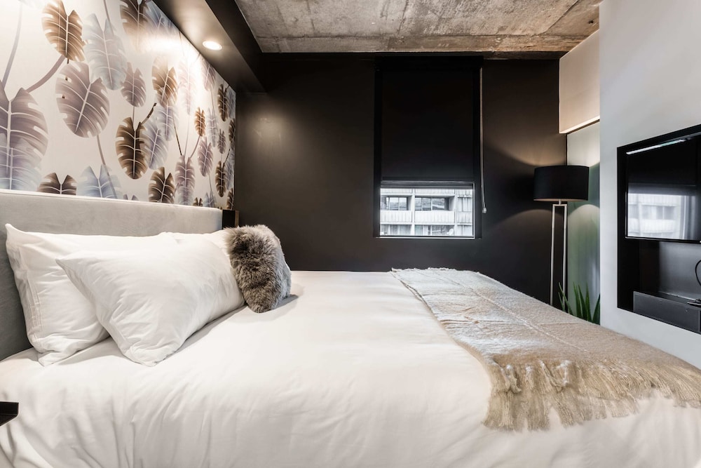 Pierce Boutique Apartments 20/73