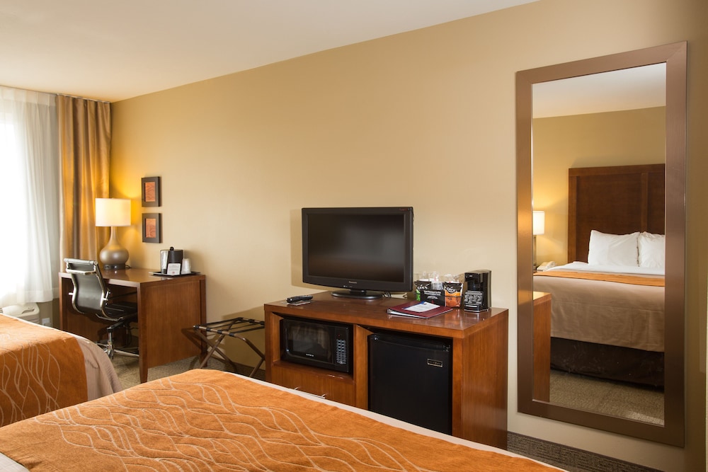 Comfort Inn & Suites Spokane Valley Central 32/40