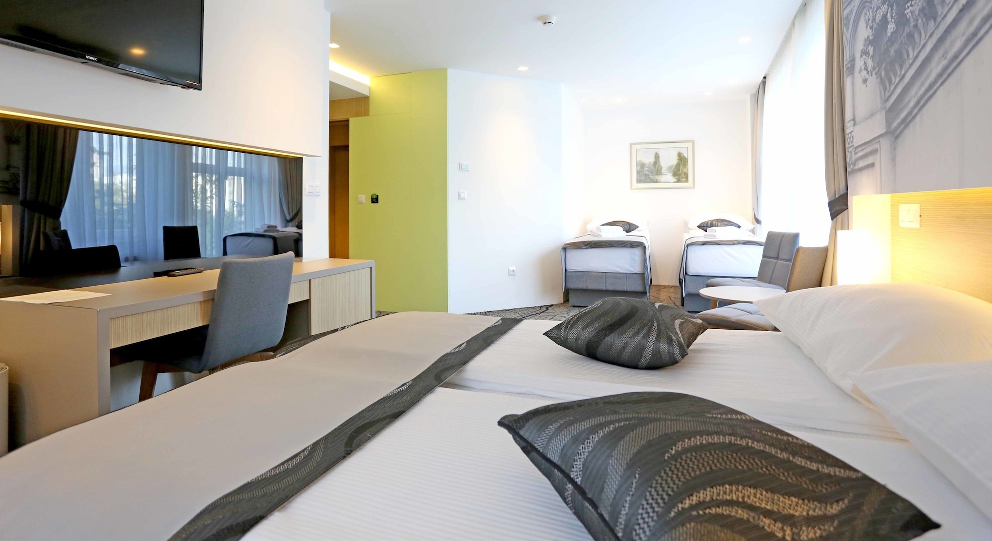 1 BEDROOM, STANDARD, QUADRUPLE, ACCESSIBLE
