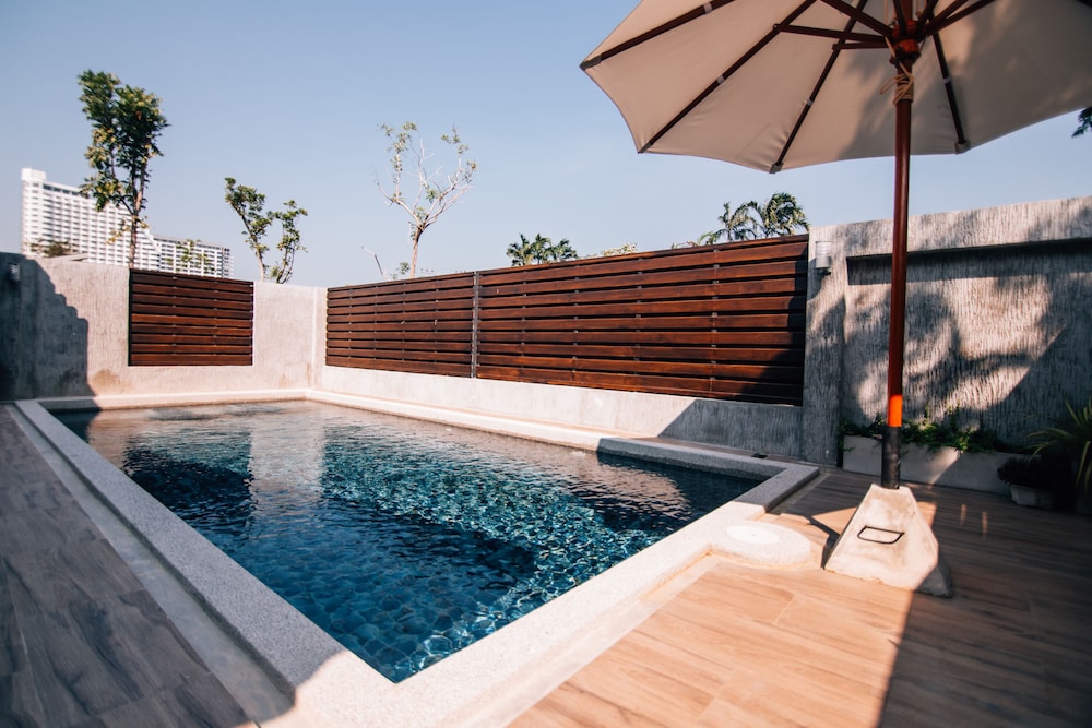 Coral Tree Villa Huahin 50/72