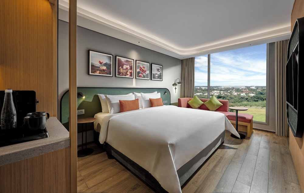 Artotel Living World Kota Wisata 15/55