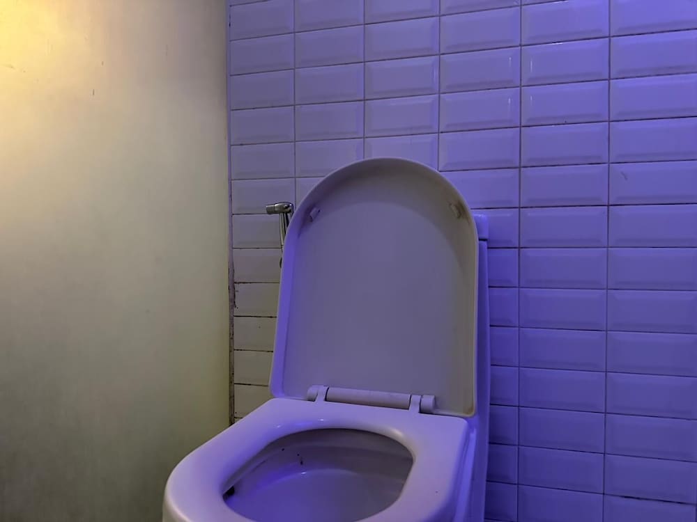 J.ICON HIP HOTEL 52/53