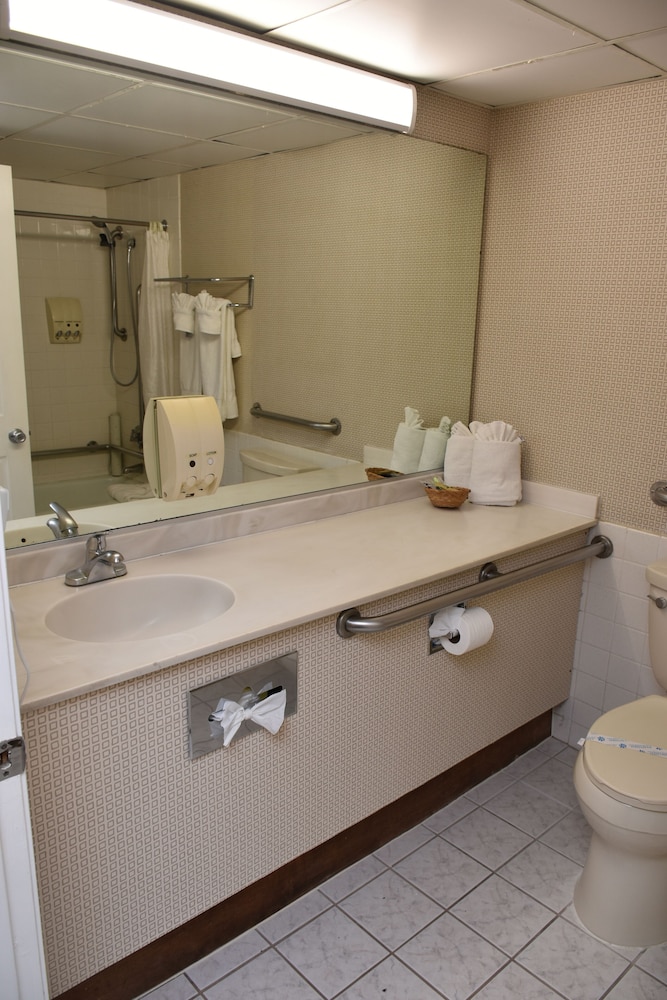 Ontario Airport Inn 57/60