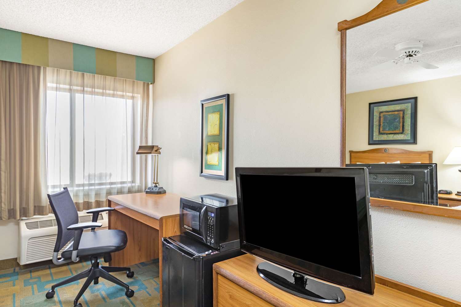 La Quinta Inn & Suites by Wyndham El Paso East 28/37