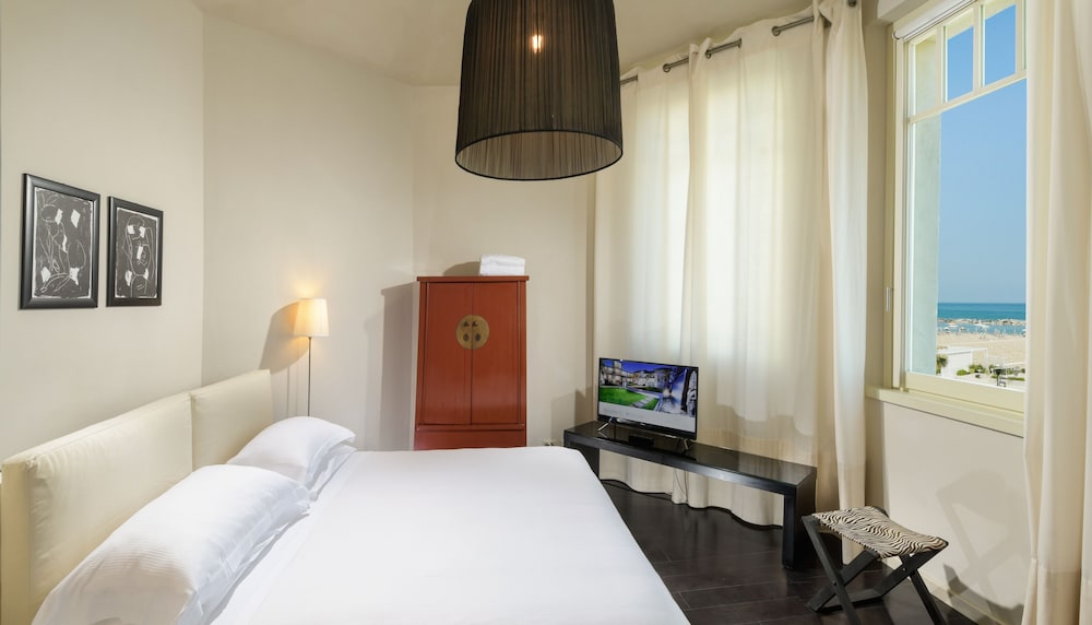 Hotel Carducci 76 29/75