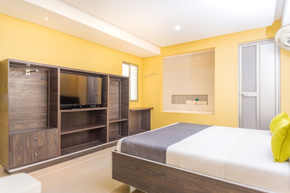 Hotel Ayenda 56 Avenue Plaza 1322 12/28