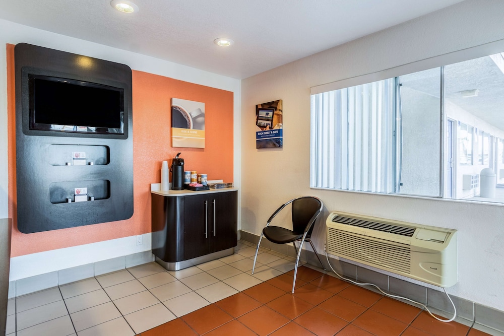 Motel6 el Centro Ca 25/33