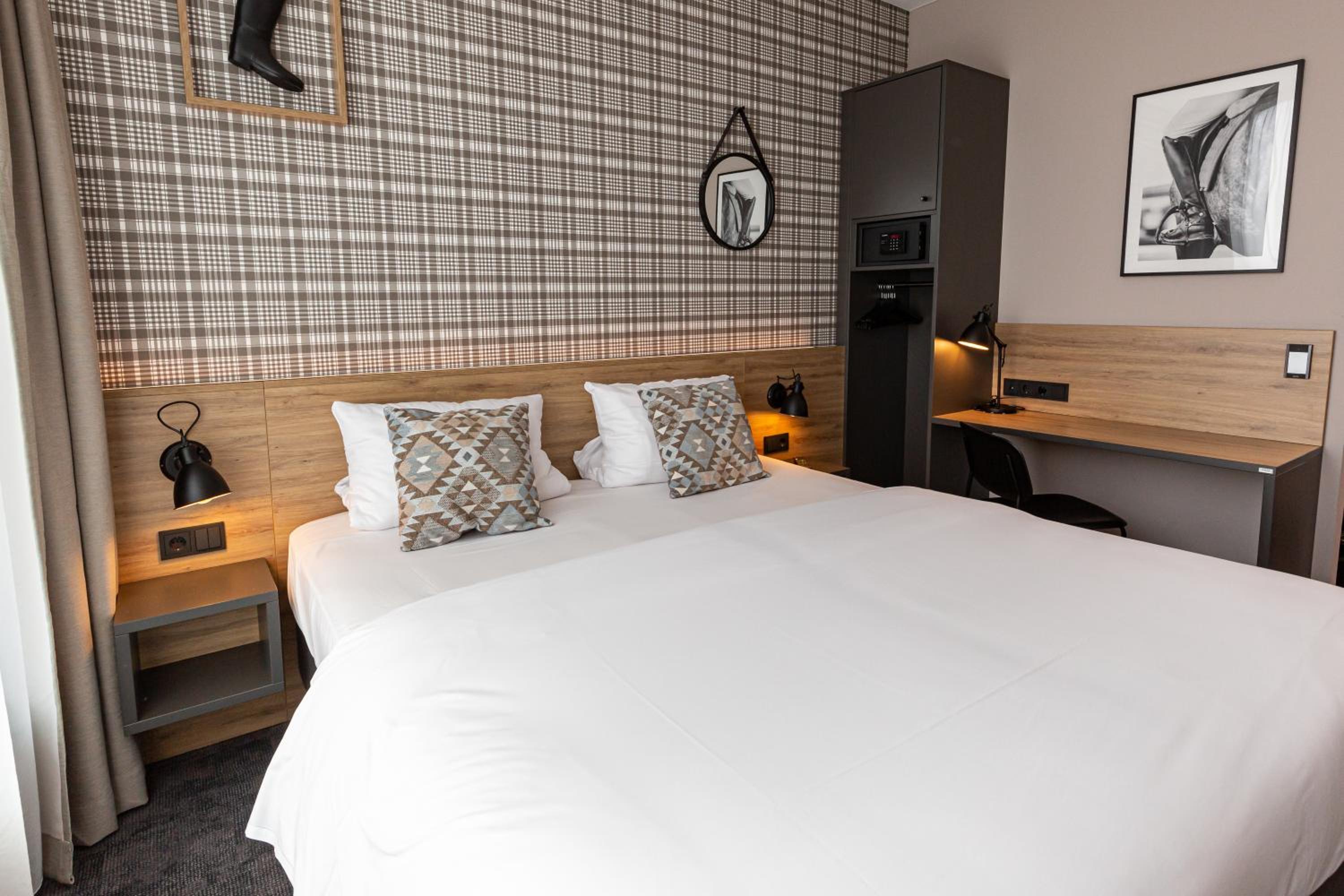 Standard, King Bed