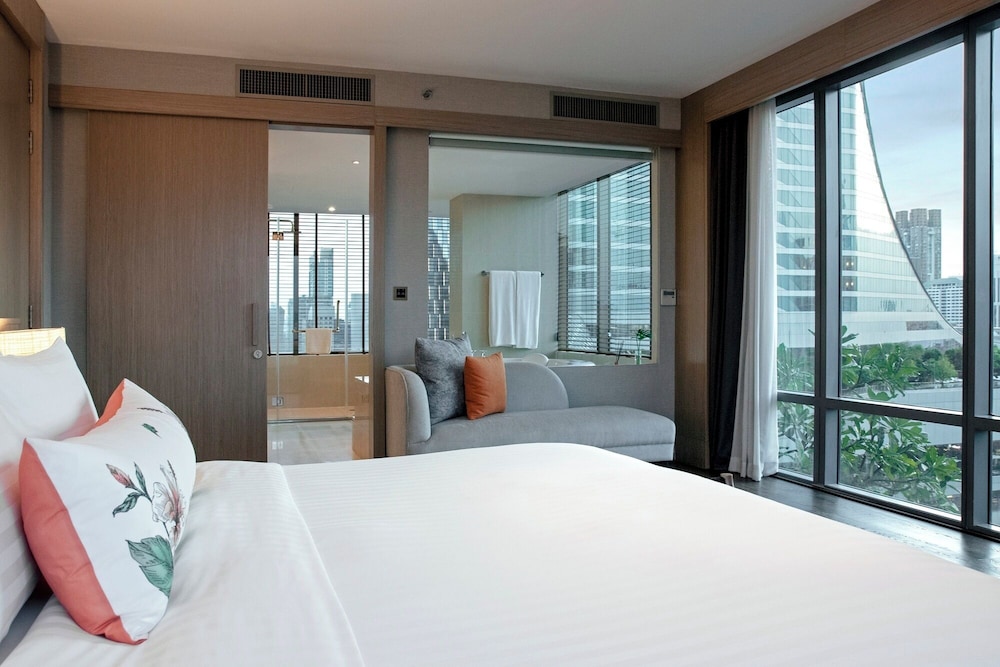 Sivatel Bangkok 12/50