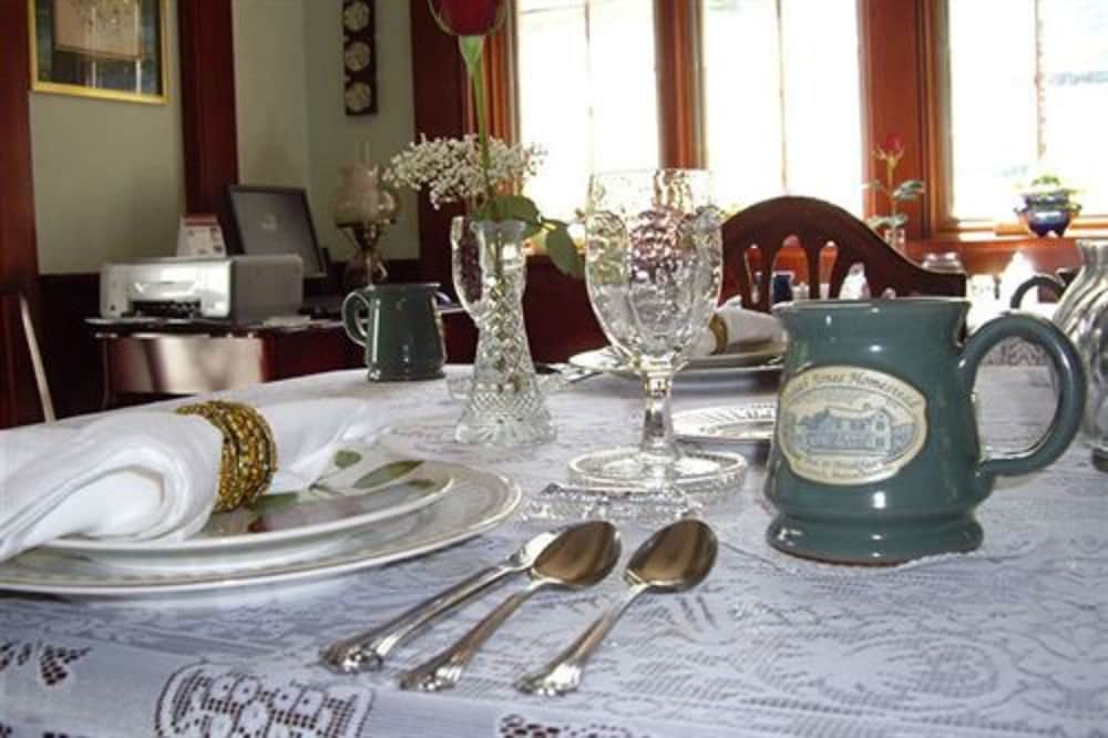 Isaiah Jones Homestead Bed & Breakfast 42/50