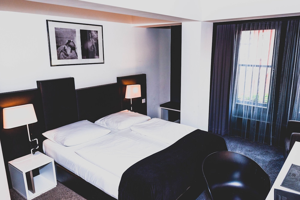 Hotel Bliss Frankfurt 9/63