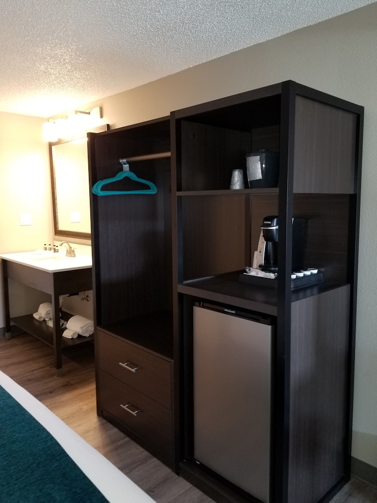 The Hotel Y, a Dazzler Select by Wyndham 5/21
