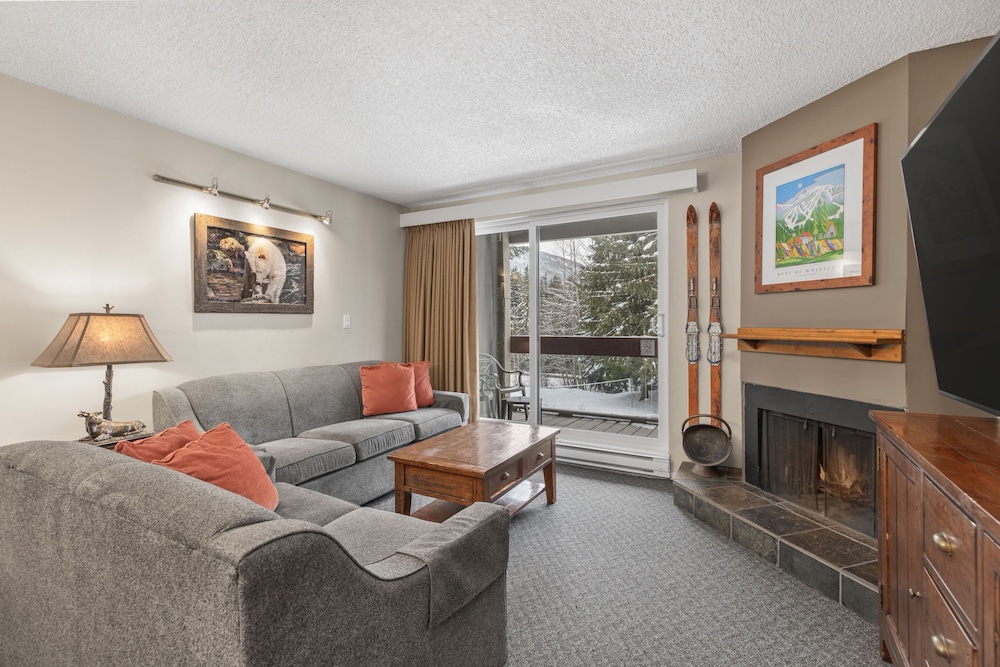 Tantalus Resort Lodge 39/55