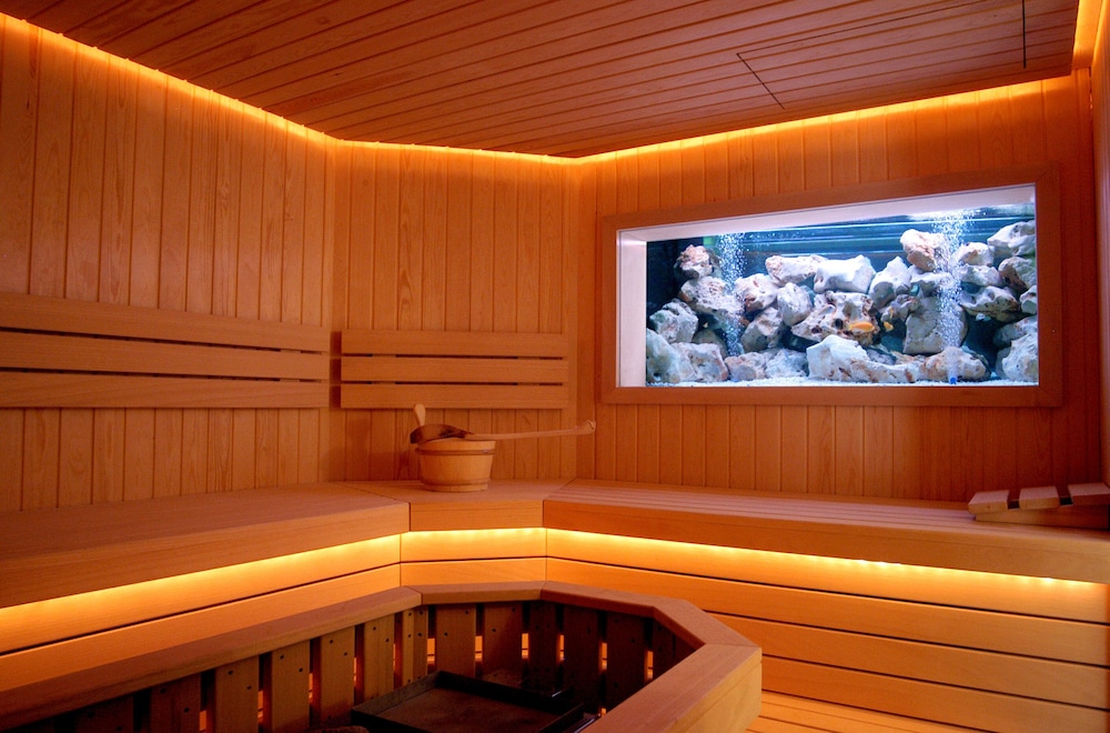 swimming pool spa