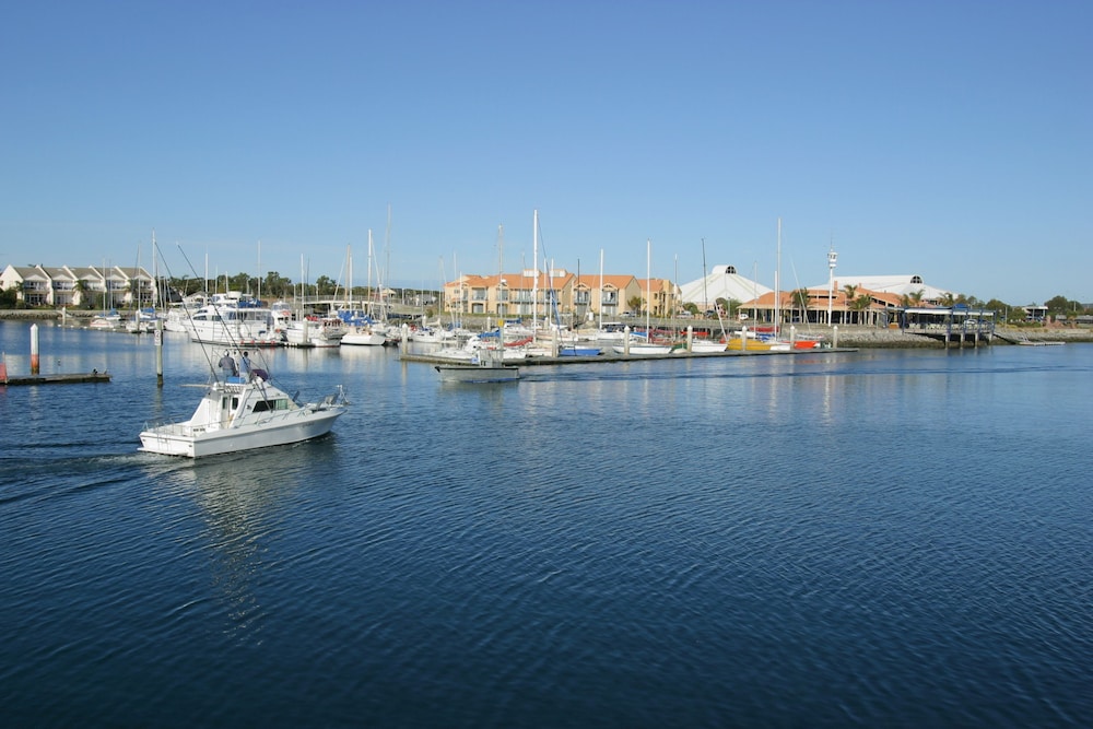 The Marina Hotel 59/66