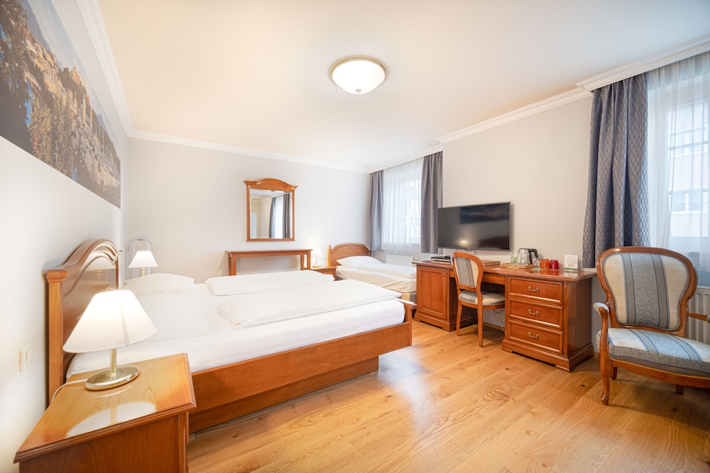 ROOM, TRIPLE, DOUBLE BED, SOFA