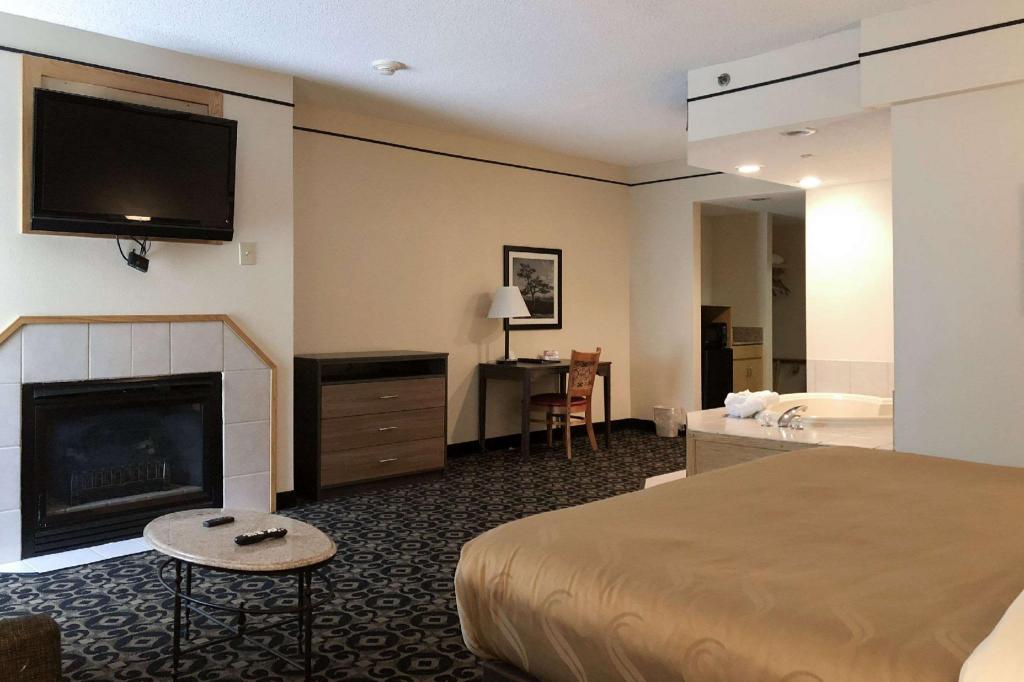 Upgrade, Suite, King Bed