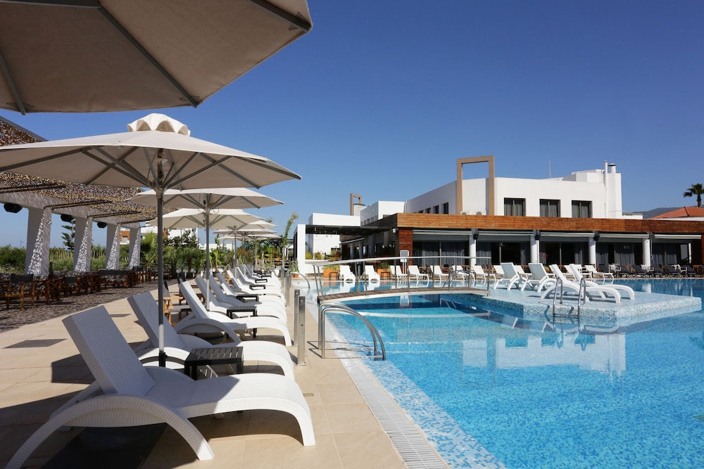 Elite City Resort 56/60