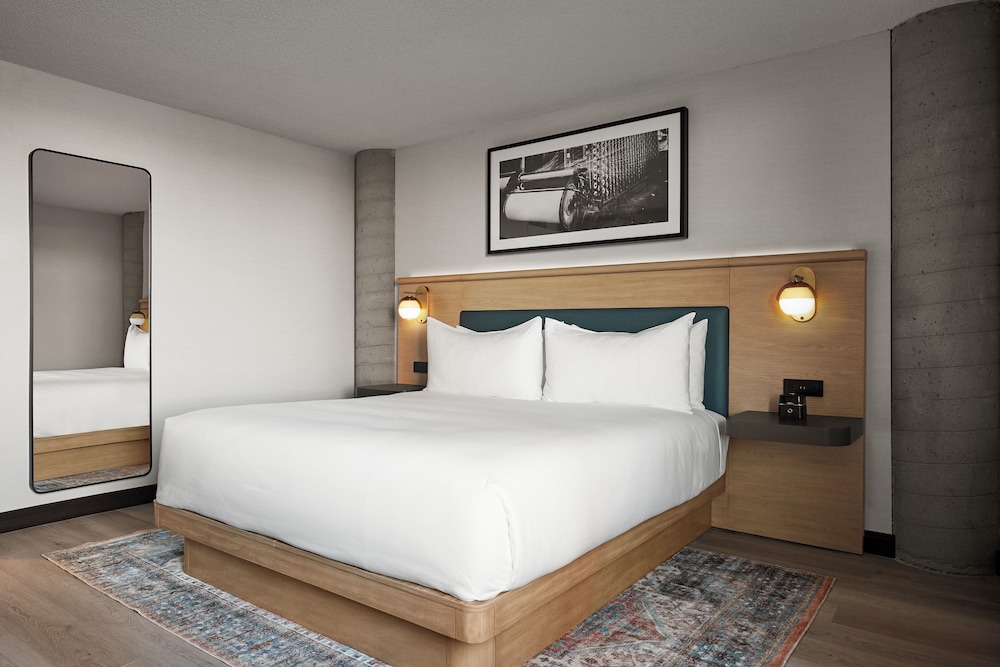 BASIC, KING BED