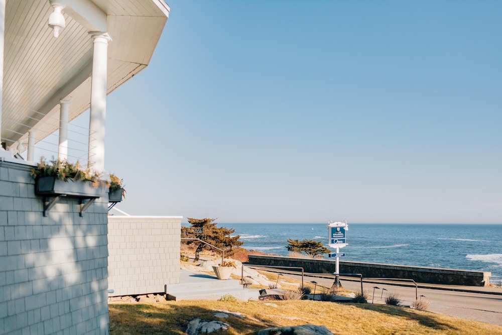 Cape Arundel Inn & Resort 42/49