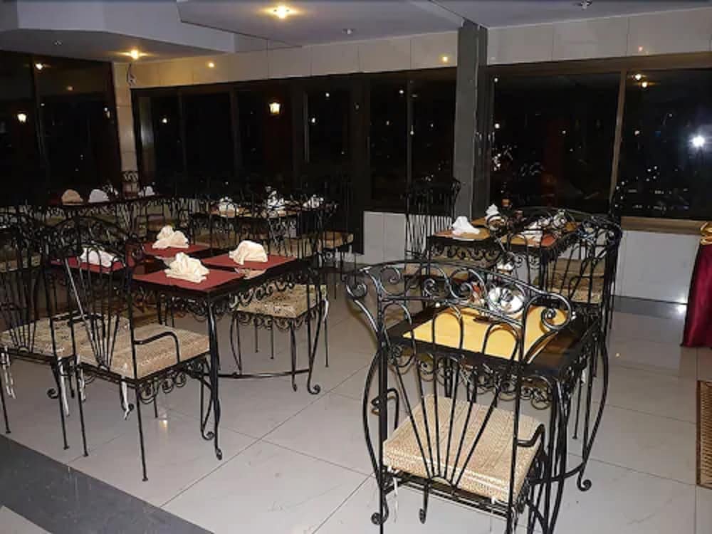 Tou'Ngou Hotel 32/50