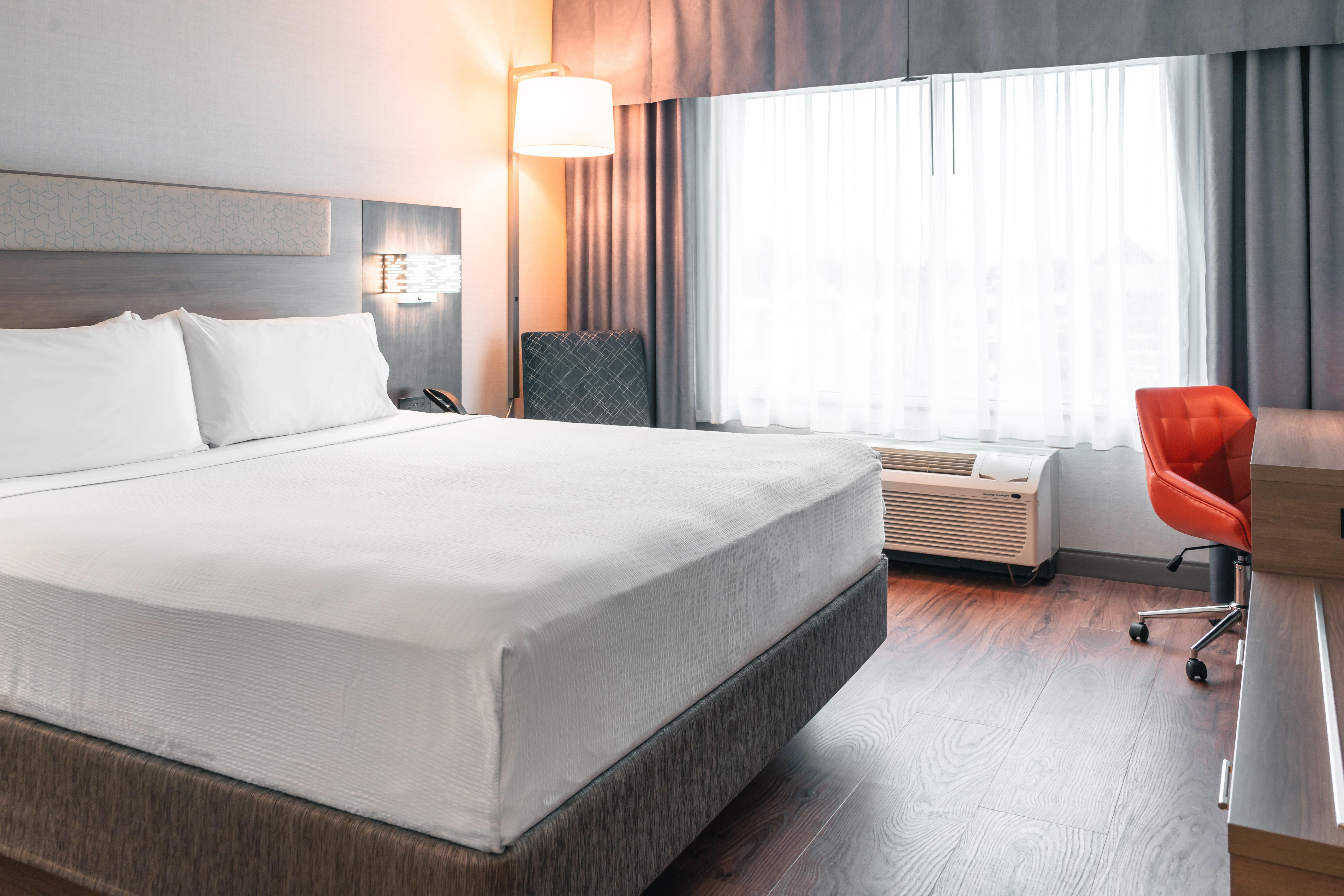 جناح بسرير كينج بغرفة نوم واحدة، Holiday Inn Express Hotel Suites Kingston 2/5