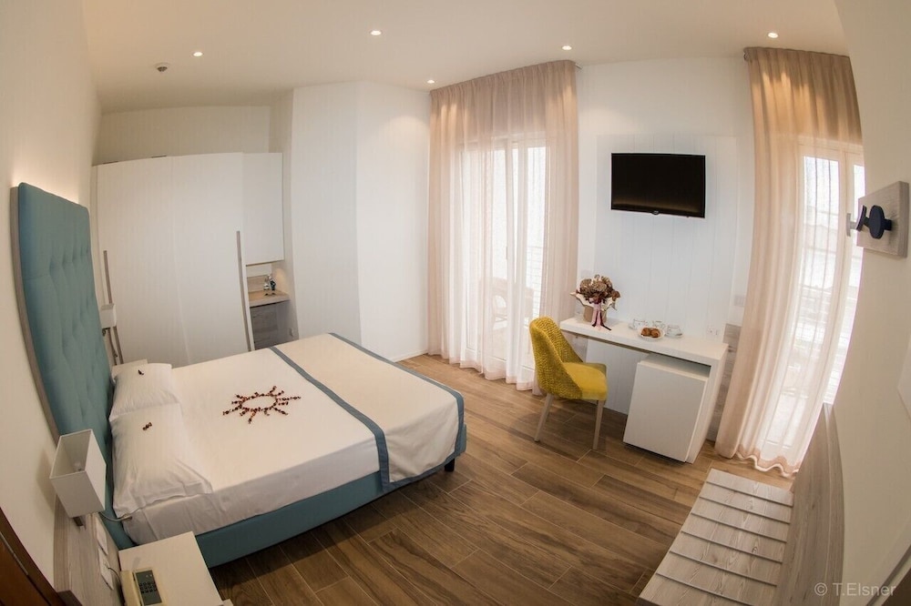 COMFORT, DOUBLE OR TWIN BED