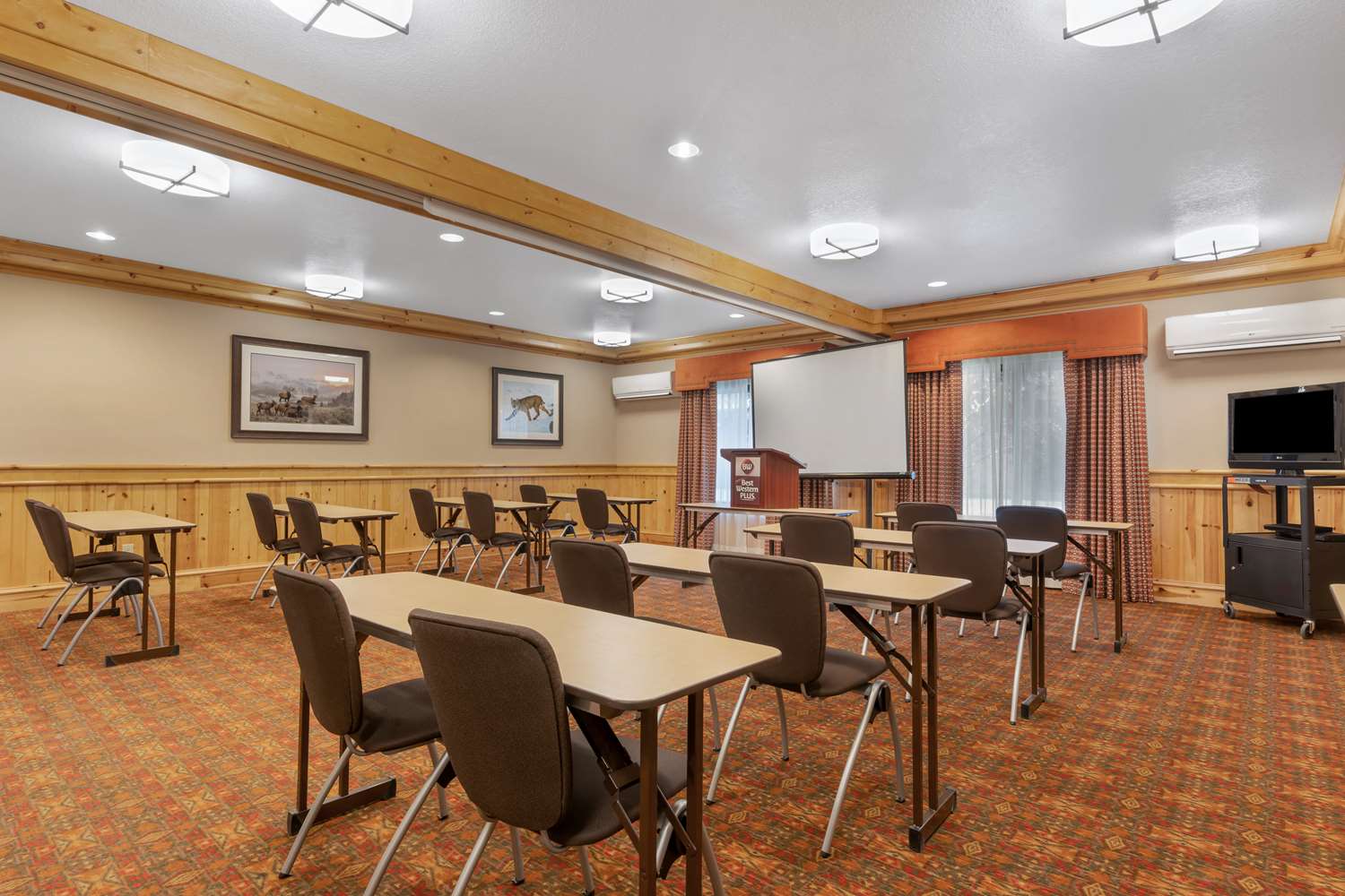 Best Western Plus Olympic Inn 68/73