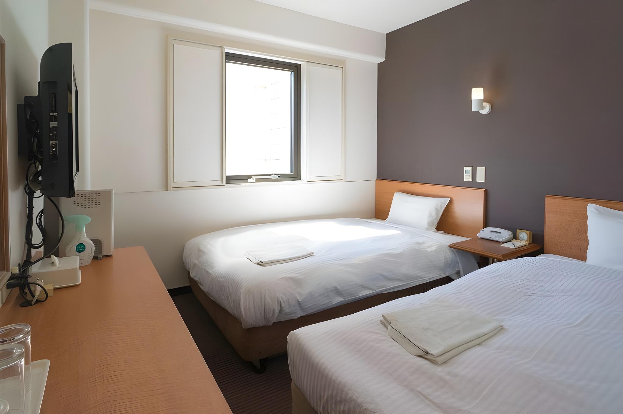 Semi Room, Twin Beds