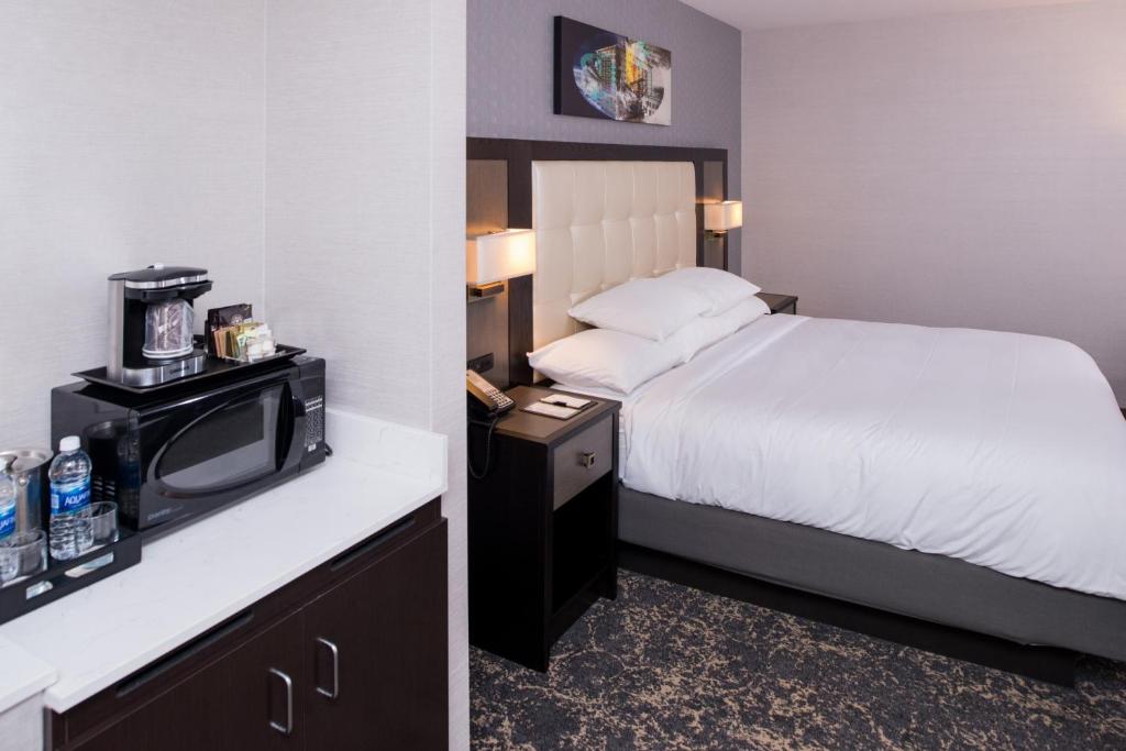 Five Feet to Fitness, Studio, Suite, King Bed