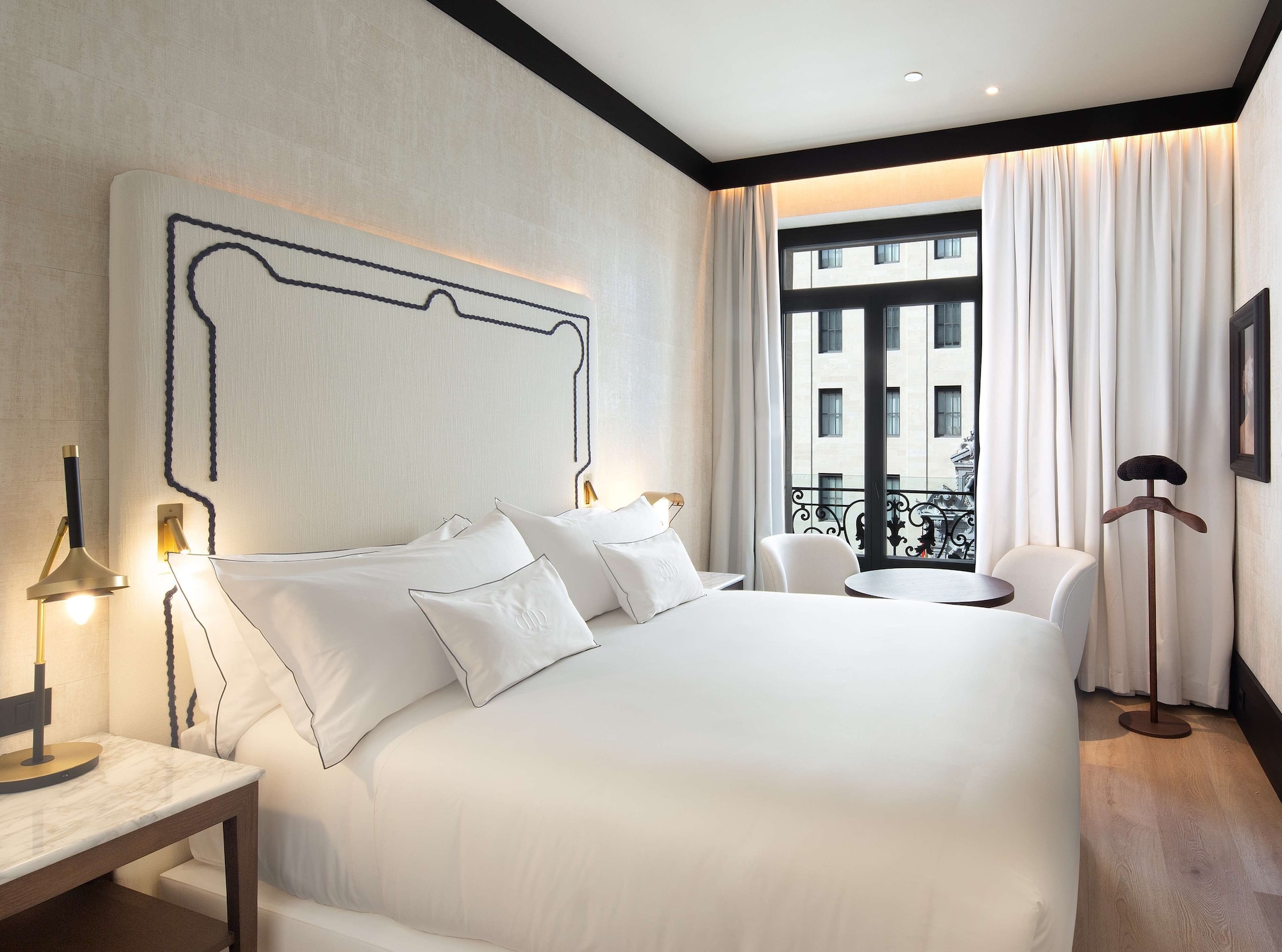 COBALTO, KING BED