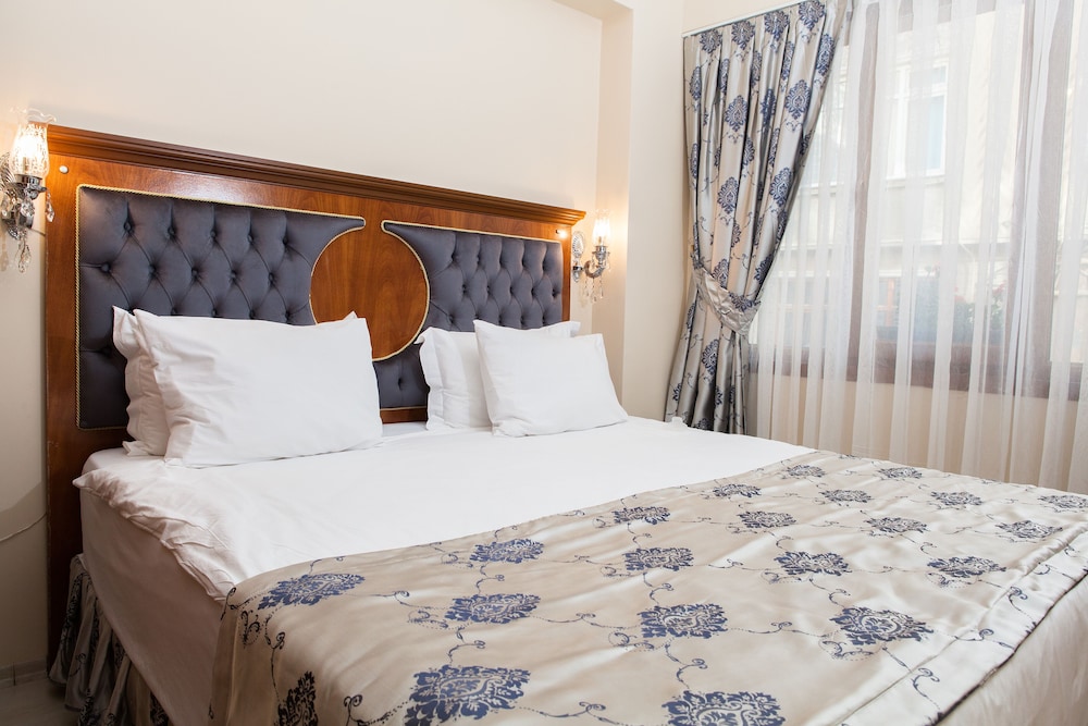 Ala Sofia Hotel 32/65