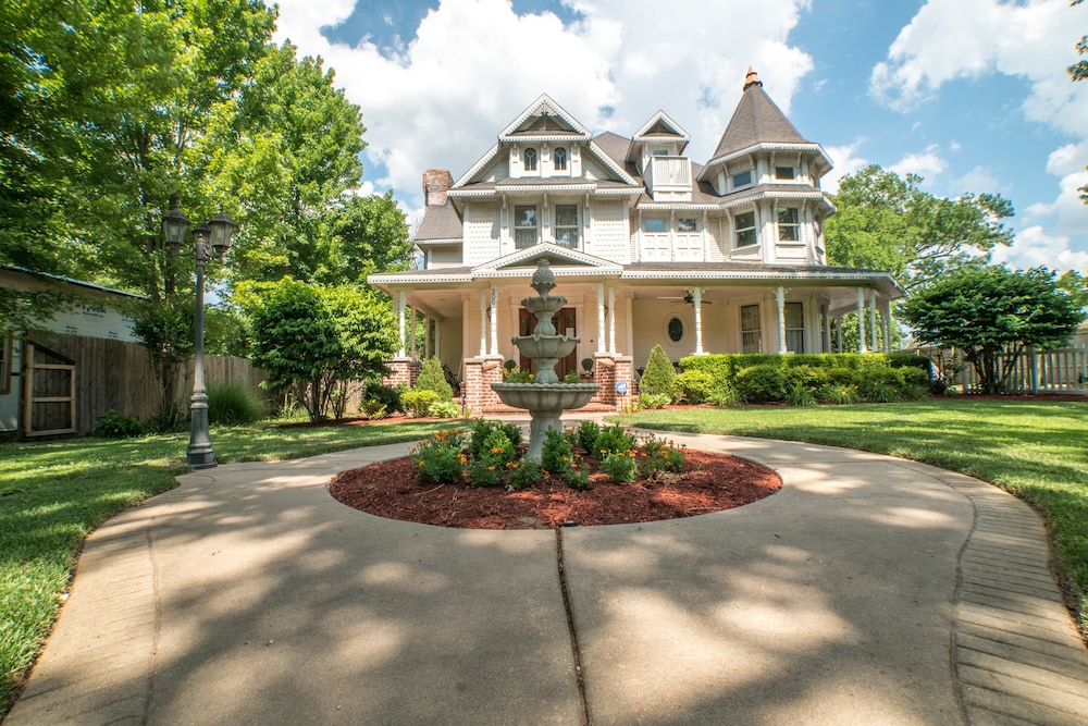 The Victoria B & B 66/71