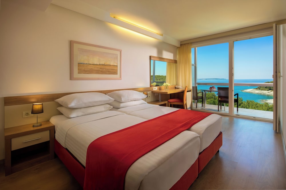 Suite, Twin Beds, Sea Side, Sofa, Balcony