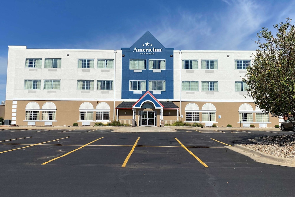 Americinn by Wyndham Cedar Rapids North 27/33