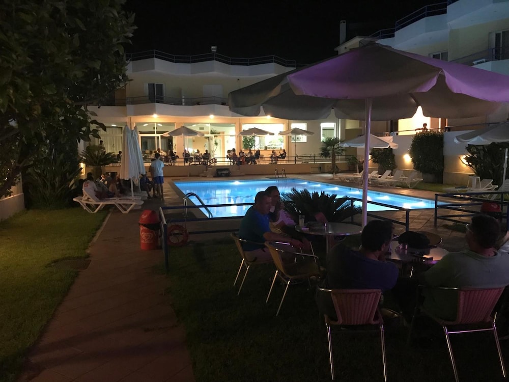 Adonis Hotel 47/57